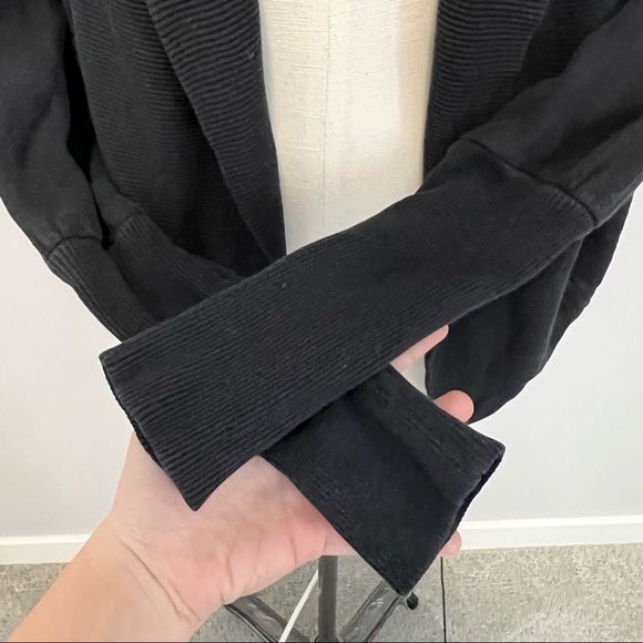 Aritzia Wilfred Diderot Cardigan Sweater Cocoon Sweater Black - Picture 15 of 16